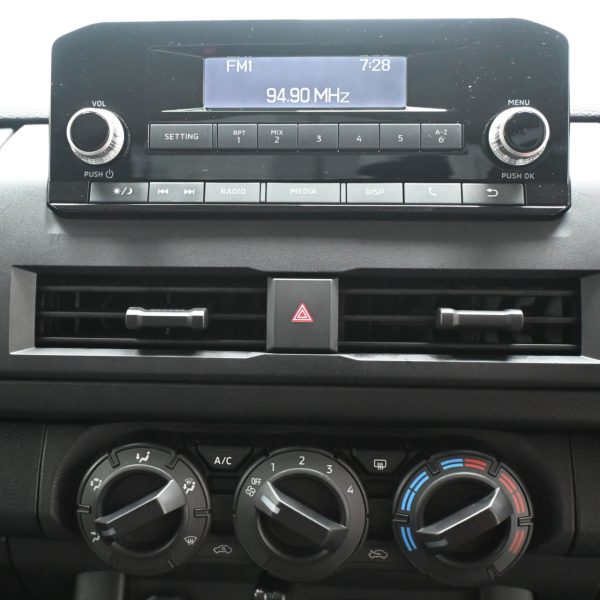 Mitsubishi Triton 2.4 MT Single Cap AT (2024) - Image 12