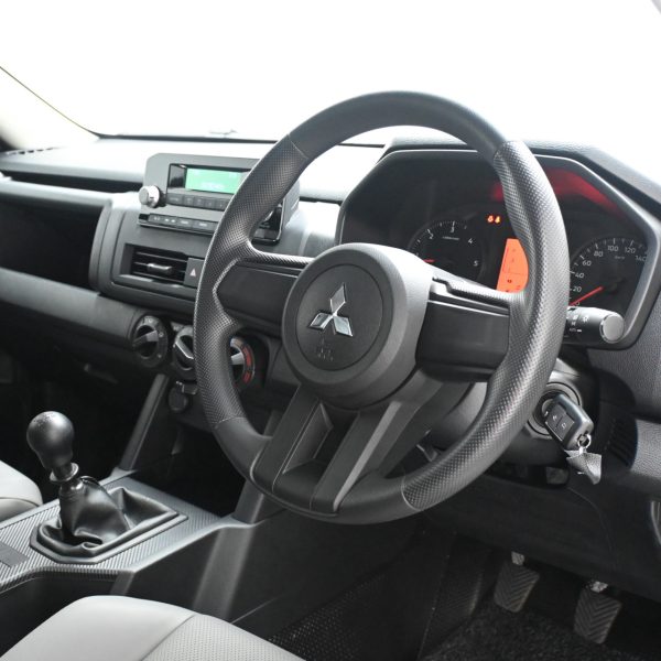 Mitsubishi Triton 2.4 MT Single Cap AT (2024) - Image 8