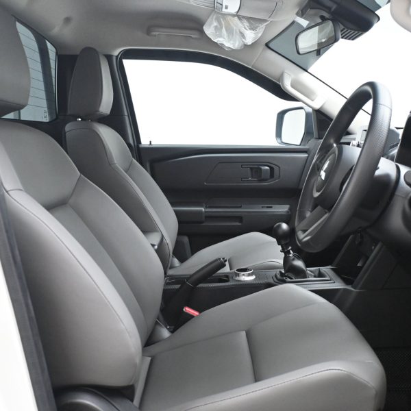 Mitsubishi Triton 2.4 MT Single Cap AT (2024) - Image 9