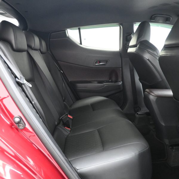 Toyota C-HR Wagon 5dr 1.8 AT (2018) - Image 12