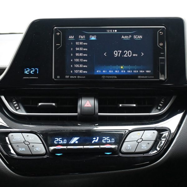 Toyota C-HR Wagon 5dr 1.8 AT (2018) - Image 14