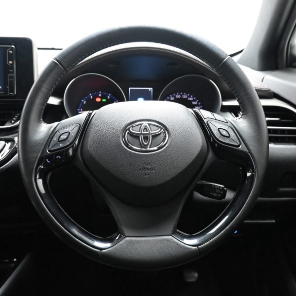 Toyota C-HR Wagon 5dr 1.8 AT (2018) - Image 16