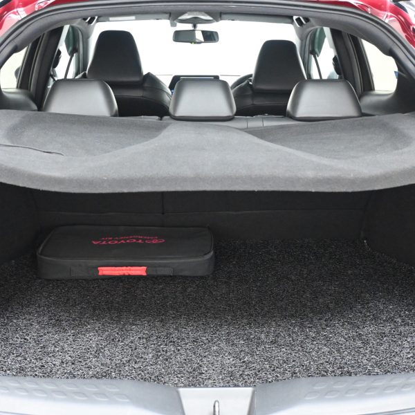 Toyota C-HR Wagon 5dr 1.8 AT (2018) - Image 4