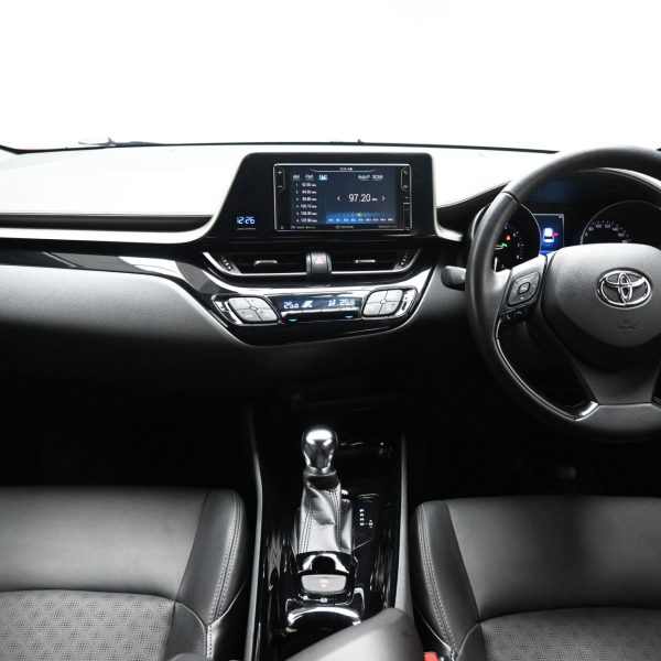 Toyota C-HR Wagon 5dr 1.8 AT (2018) - Image 9