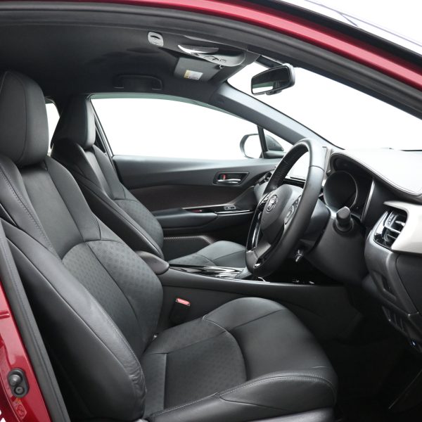 Toyota C-HR Wagon 5dr 1.8 AT (2018) - Image 10