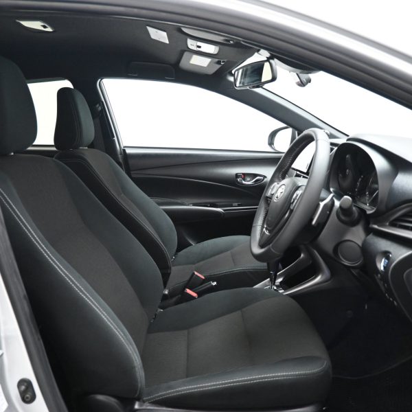 Toyota Yaris 1.5 G AT (2024) - Image 11