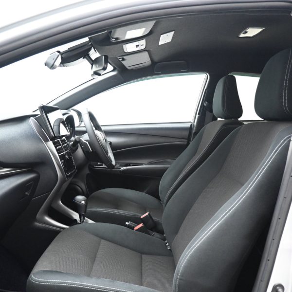 Toyota Yaris 1.5 G AT (2024) - Image 12