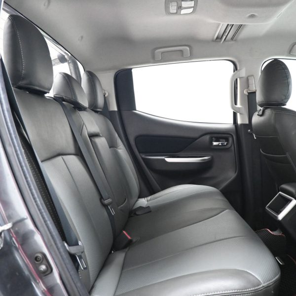 Mitsubishi Triton KL-Facelift Pickup 4dr DCab VGT AT 4WD 2.4DDiT AT (2019) - Image 12