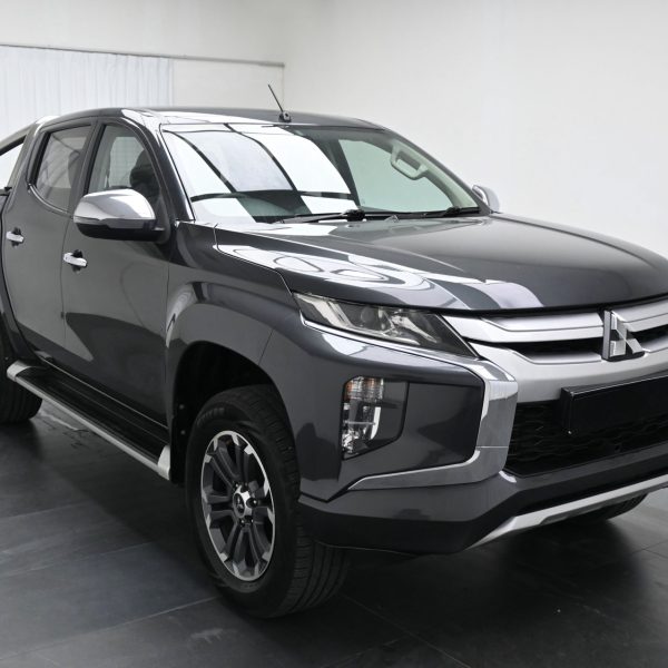 Mitsubishi Triton KL-Facelift Pickup 4dr DCab VGT AT 4WD 2.4DDiT AT (2019) - Image 3
