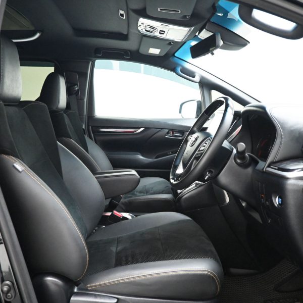 Toyota Alphard 2.5 S A TYPE GOLD AT (2020) - Image 14