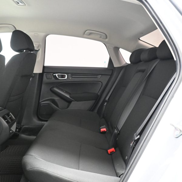 Honda Civic 1.5 E Auto AT (2023) - Image 11