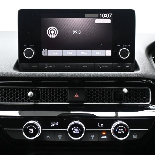 Honda Civic 1.5 E Auto AT (2023) - Image 13