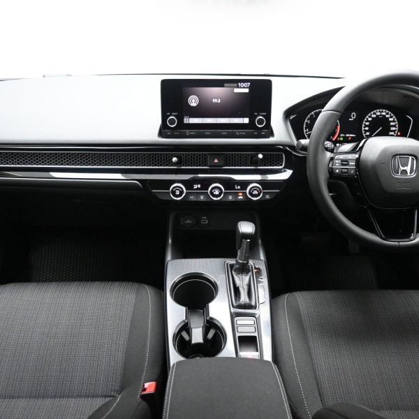 Honda Civic 1.5 E Auto AT (2023) - Image 7