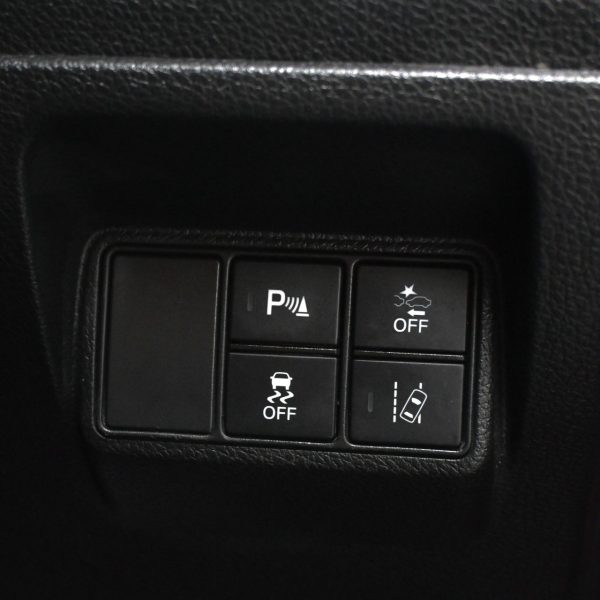 Honda Civic FC 1.5 TC-P (A) AT (2020) - Image 9