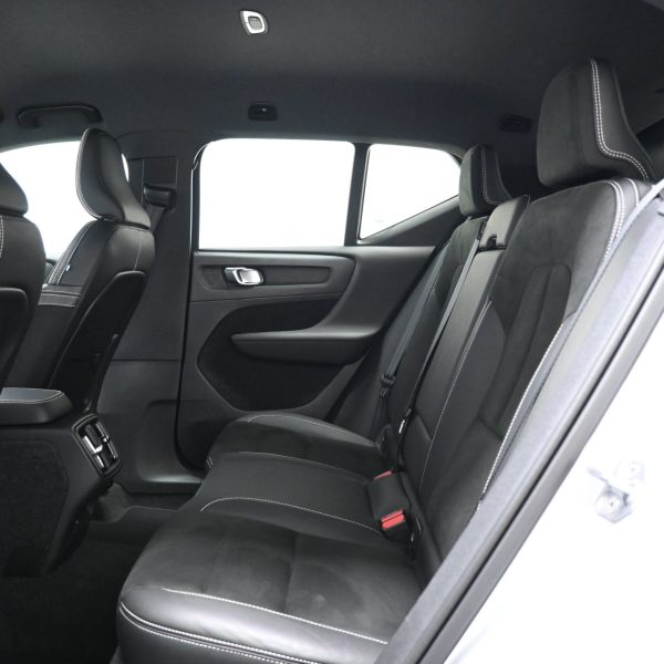 Volvo XC40 2.0 Wagon 5dr T5 AWD R-Design AT (2021) - Image 16