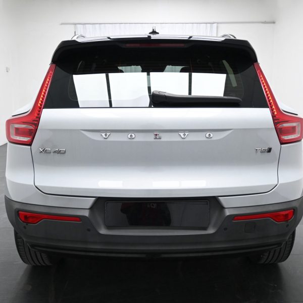 Volvo XC40 2.0 Wagon 5dr T5 AWD R-Design AT (2021) - Image 10