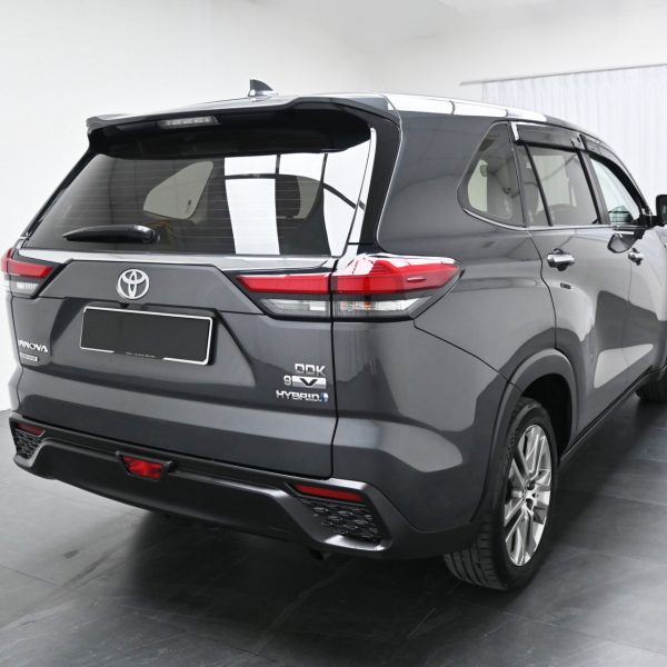 Toyota Innova ZENIX 2.0 HEV AT (2023) - Image 6