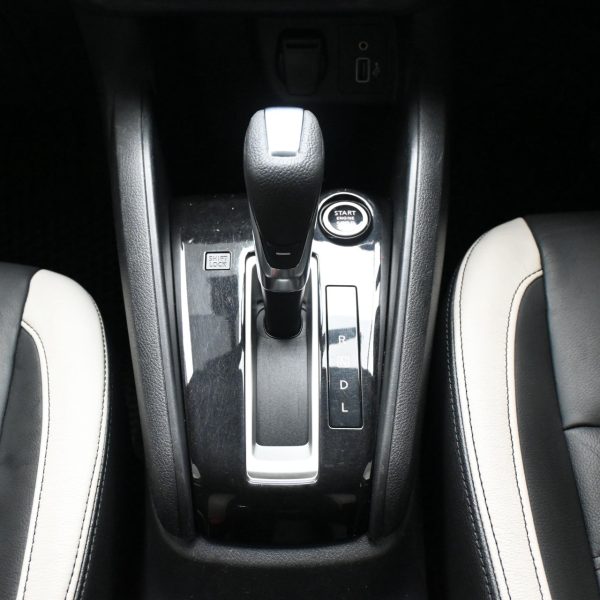 Nissan Almera 1.0T VLT AT (2022) - Image 13