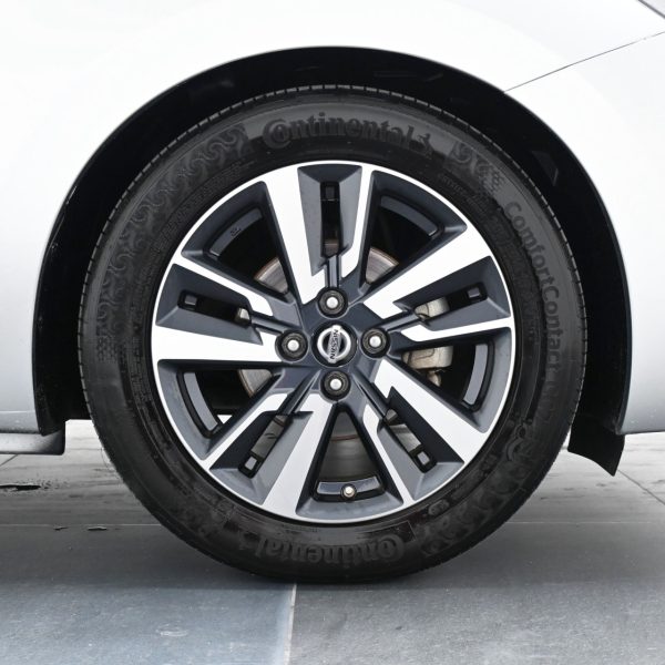 Nissan Almera 1.0T VLT AT (2022) - Image 17