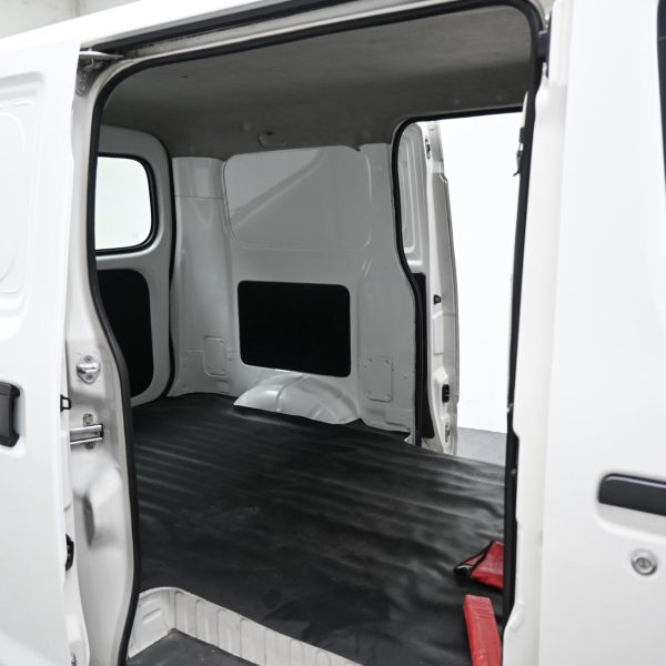 Daihatsu Gran Max Panel Van 1.5 (M) AT (2021) - Image 11
