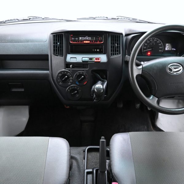 Daihatsu Gran Max Panel Van 1.5 (M) AT (2021) - Image 8