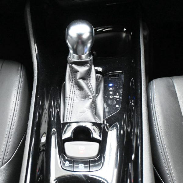 Toyota C-HR Wagon 5dr 1.8 AT (2018) - Image 13