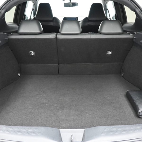 Toyota C-HR Wagon 5dr 1.8 AT (2018) - Image 16