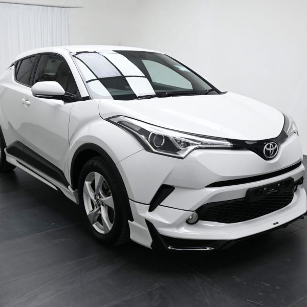 Toyota C-HR Wagon 5dr 1.8 AT (2018) - Image 3