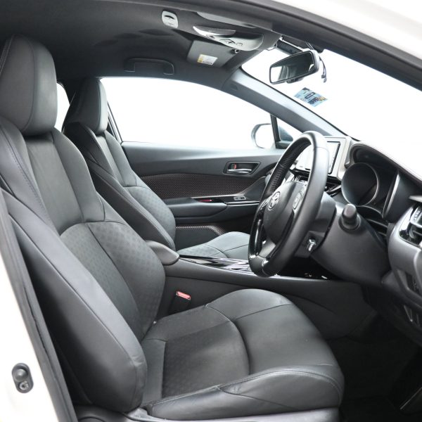 Toyota C-HR Wagon 5dr 1.8 AT (2018) - Image 8