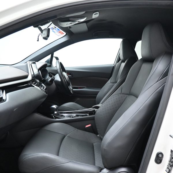 Toyota C-HR Wagon 5dr 1.8 AT (2018) - Image 9