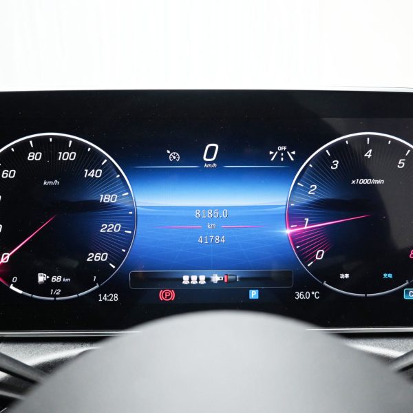 Mercedes-Benz C300 2.0 AMG Line AT (2023) - Image 13
