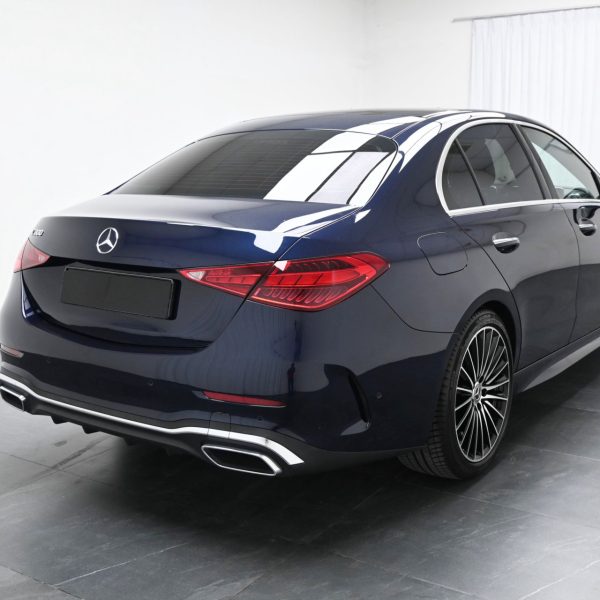 Mercedes-Benz C300 2.0 AMG Line AT (2023) - Image 6