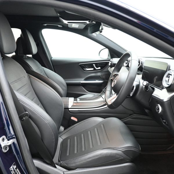 Mercedes-Benz C300 2.0 AMG Line AT (2023) - Image 8