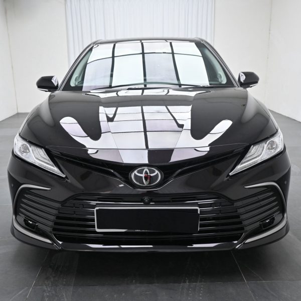 Toyota Camry 2.5 V Auto AT (2022) - Image 2