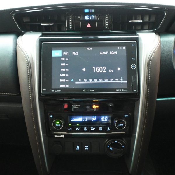 Toyota Fortuner 2.7 SRZ AT (2017) - Image 13