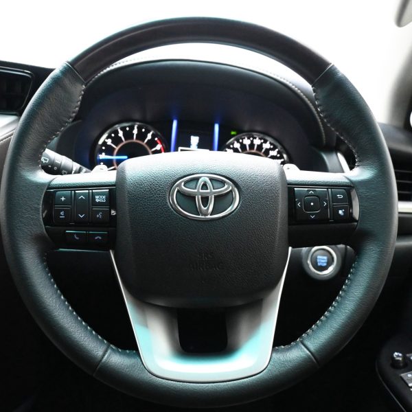 Toyota Fortuner 2.7 SRZ AT (2017) - Image 15
