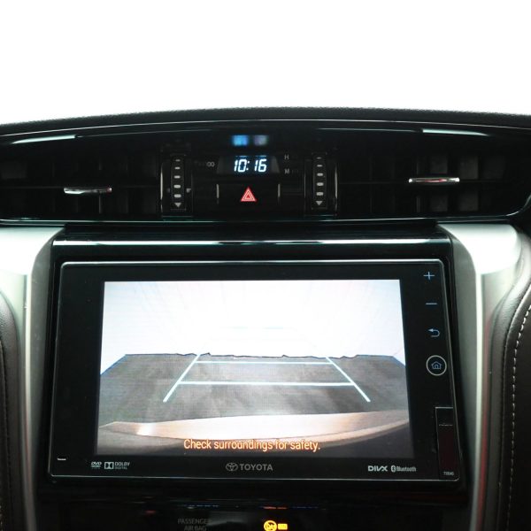 Toyota Fortuner 2.7 SRZ AT (2017) - Image 17