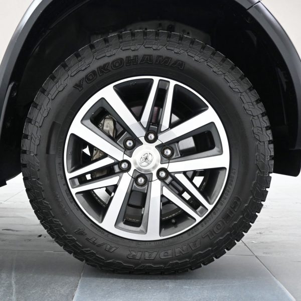 Toyota Fortuner 2.7 SRZ AT (2017) - Image 20