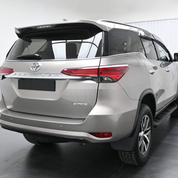 Toyota Fortuner 2.7 SRZ AT (2017) - Image 6