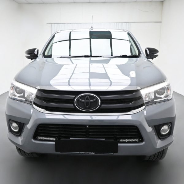 Toyota Hilux 2.8 G 4x4 Double Cab Auto AT (2017) - Image 2