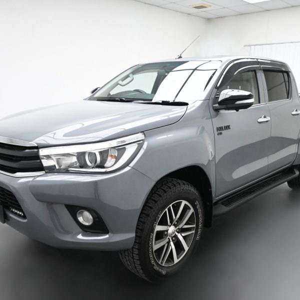Toyota Hilux 2.8 G 4x4 Double Cab Auto AT (2017) - Image 19