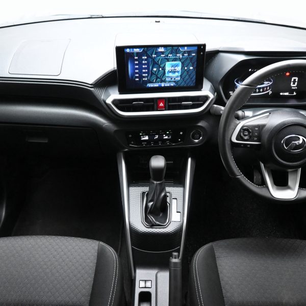 Perodua Ativa 1.0 H Turbo CVT AT (2022) - Image 13