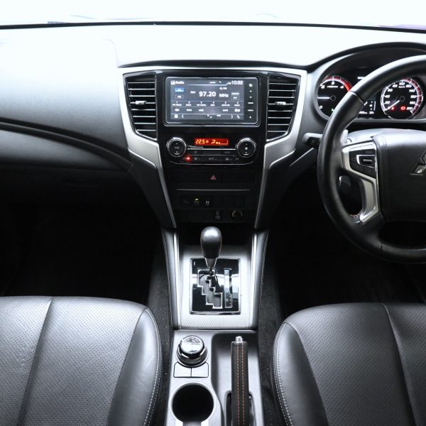 Mitsubishi Triton 2.4 VGT HS AT (2021) - Image 13