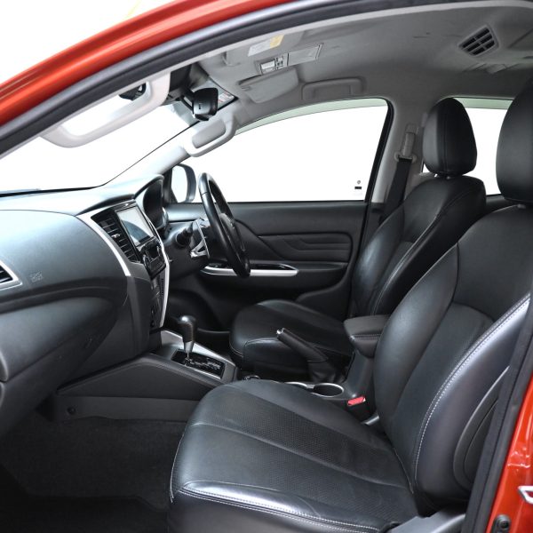 Mitsubishi Triton 2.4 VGT HS AT (2021) - Image 15