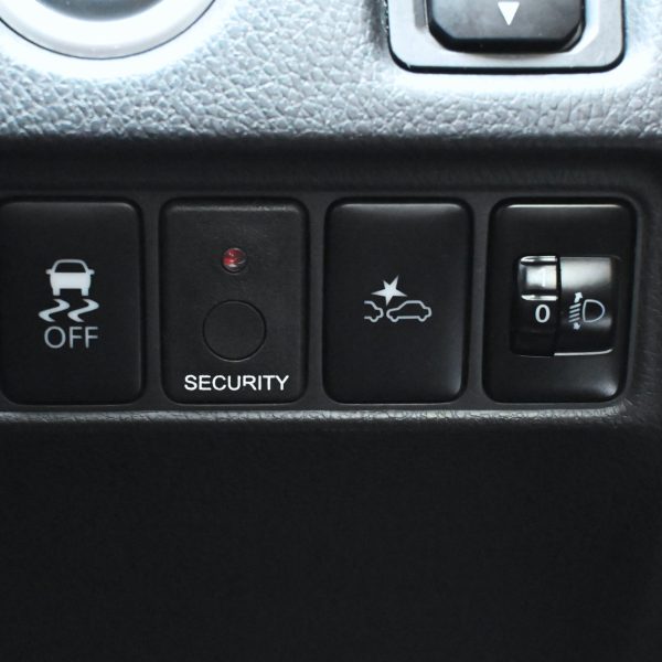 Mitsubishi Triton 2.4 VGT HS AT (2021) - Image 7