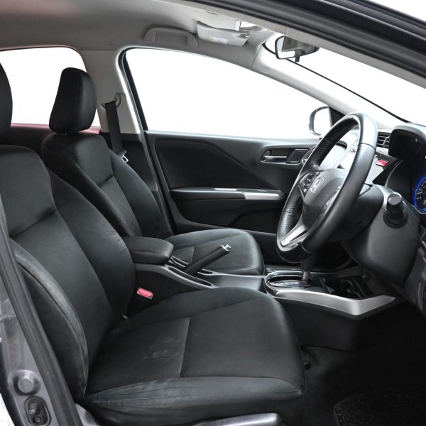 Honda City 1.5 V AT (2015) - Image 11