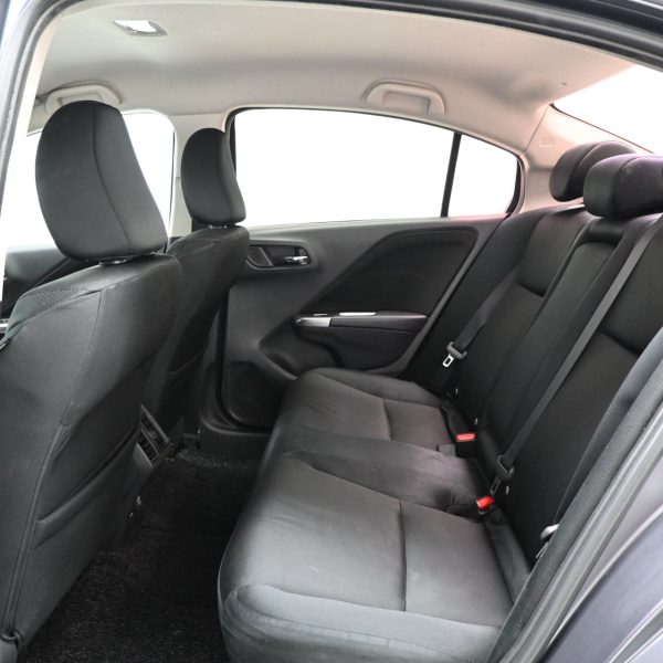 Honda City 1.5 V AT (2015) - Image 14