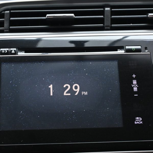 Honda City 1.5 V AT (2015) - Image 15