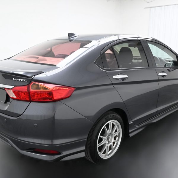 Honda City 1.5 V AT (2015) - Image 9