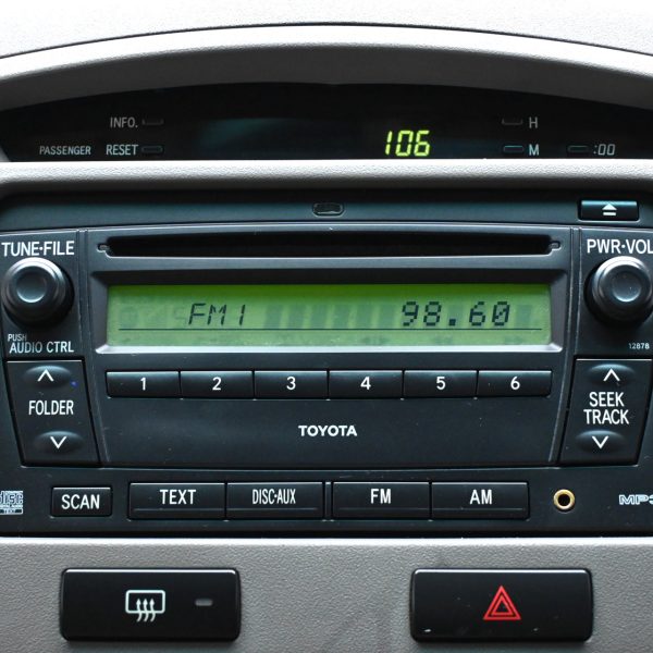Toyota Innova N40 Wagon 5dr G 8st Auto-Gate Shift 4sp RWD 2.0i AT (2008) - Image 16